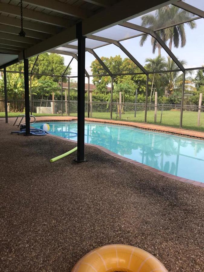 82-10Sw 135Av Villa Miami Buitenkant foto