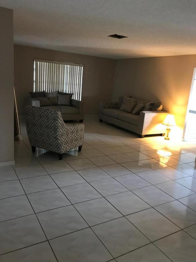 82-10Sw 135Av Villa Miami Buitenkant foto