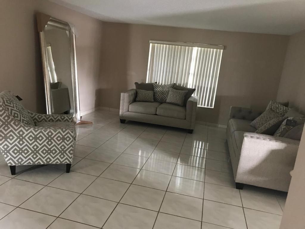 82-10Sw 135Av Villa Miami Buitenkant foto